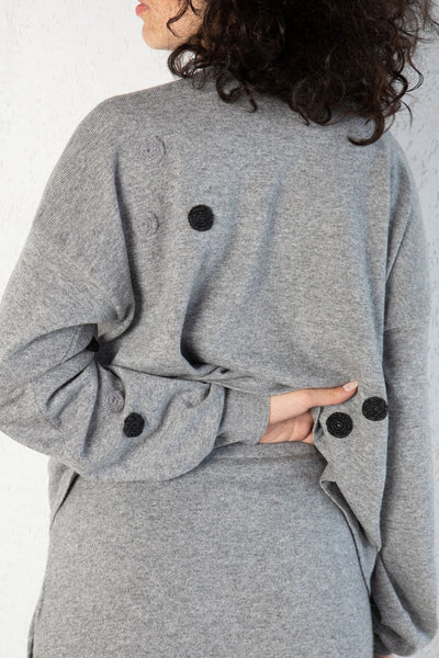 Pullover V OVER con applicazioni ad uncinetto