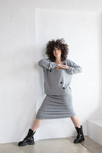 Pullover V OVER con applicazioni ad uncinetto